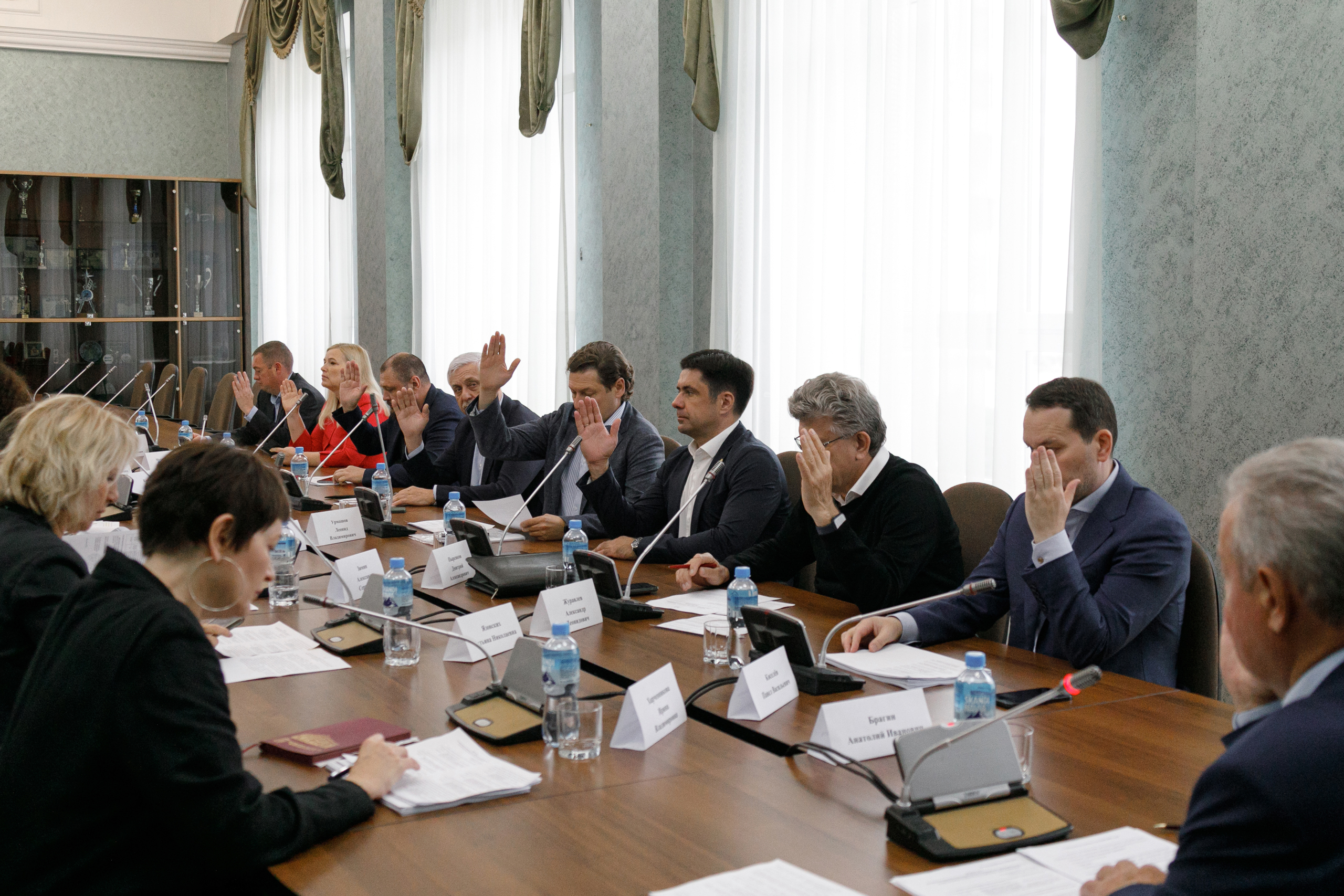 Депутаты комитета Законодательного Собрания по законодательству, государственному строительству и местному самоуправлению рассмотрели вопрос об административной ответственности за нарушения в сфере использования СИМ 