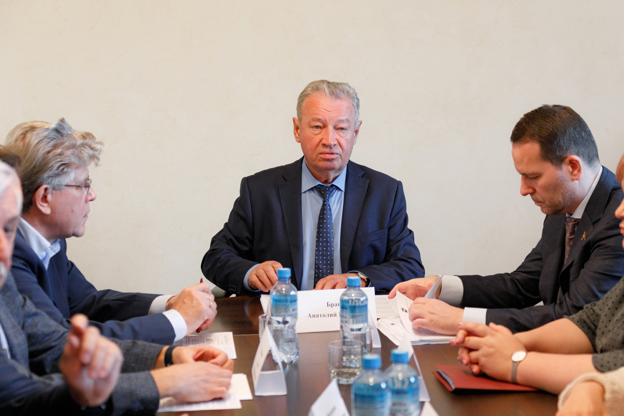Комитет по законодательству Комитет по законодательству