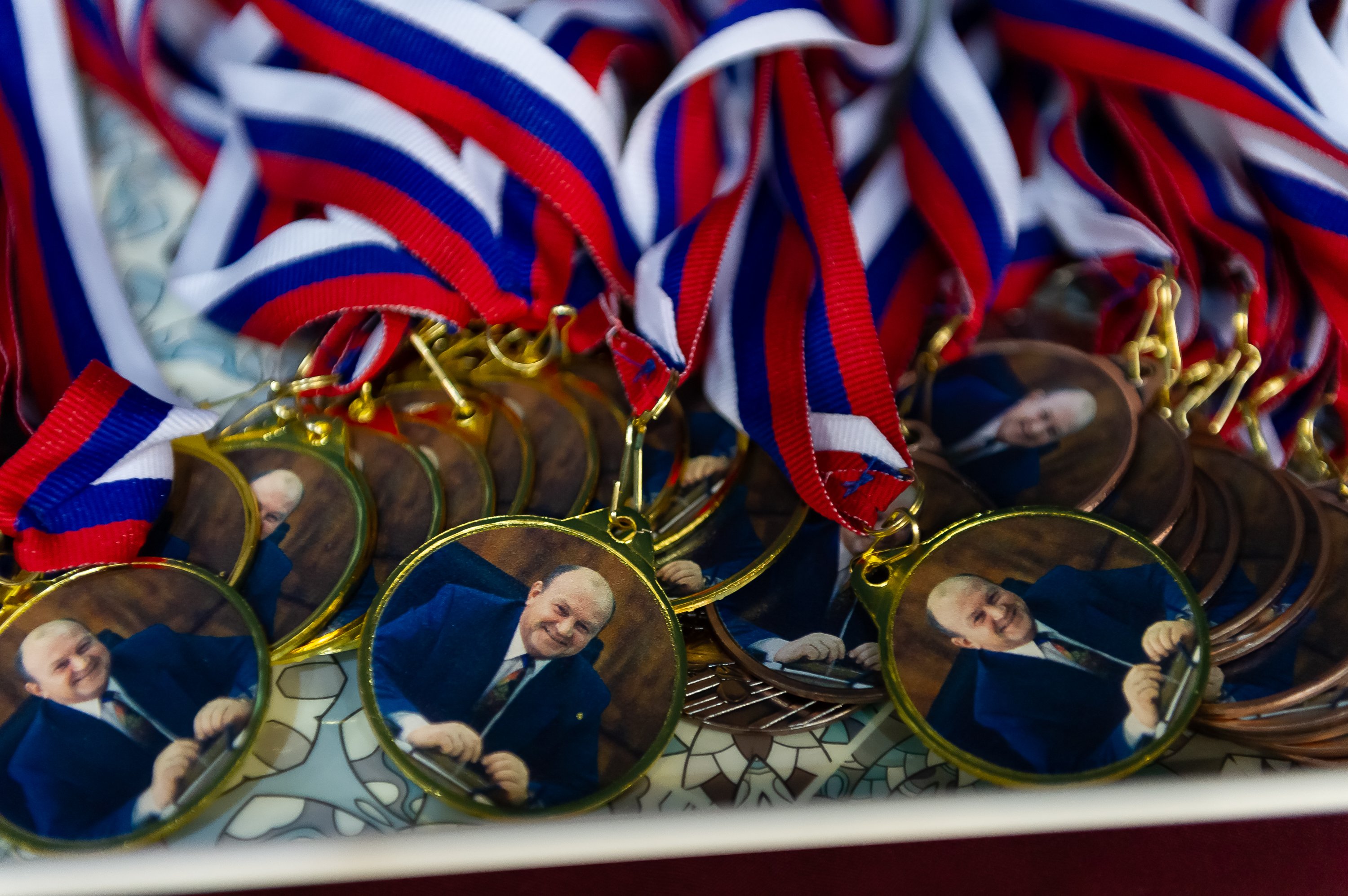 Фото ВК «Динамо» Победителем турнира по волейболу памяти председателя Законодательного Собрания Челябинской области Виктора Федоровича Давыдова стала команда «Локомотив-Изумруд» из Екатеринбурга