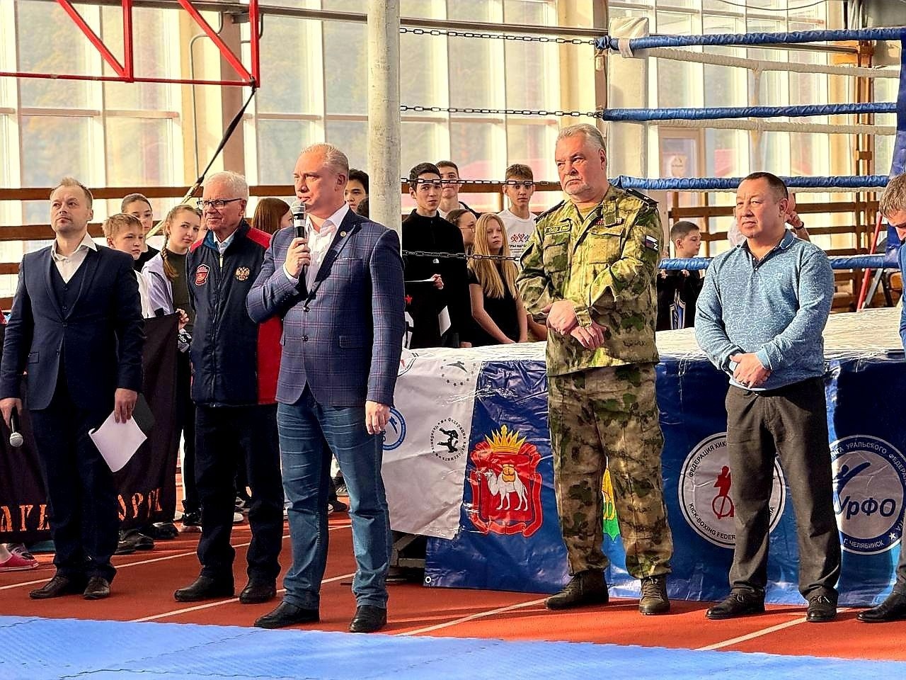 Андрей Шмидт приветствовал участников чемпионата и первенства Челябинской области по кикбоксингу