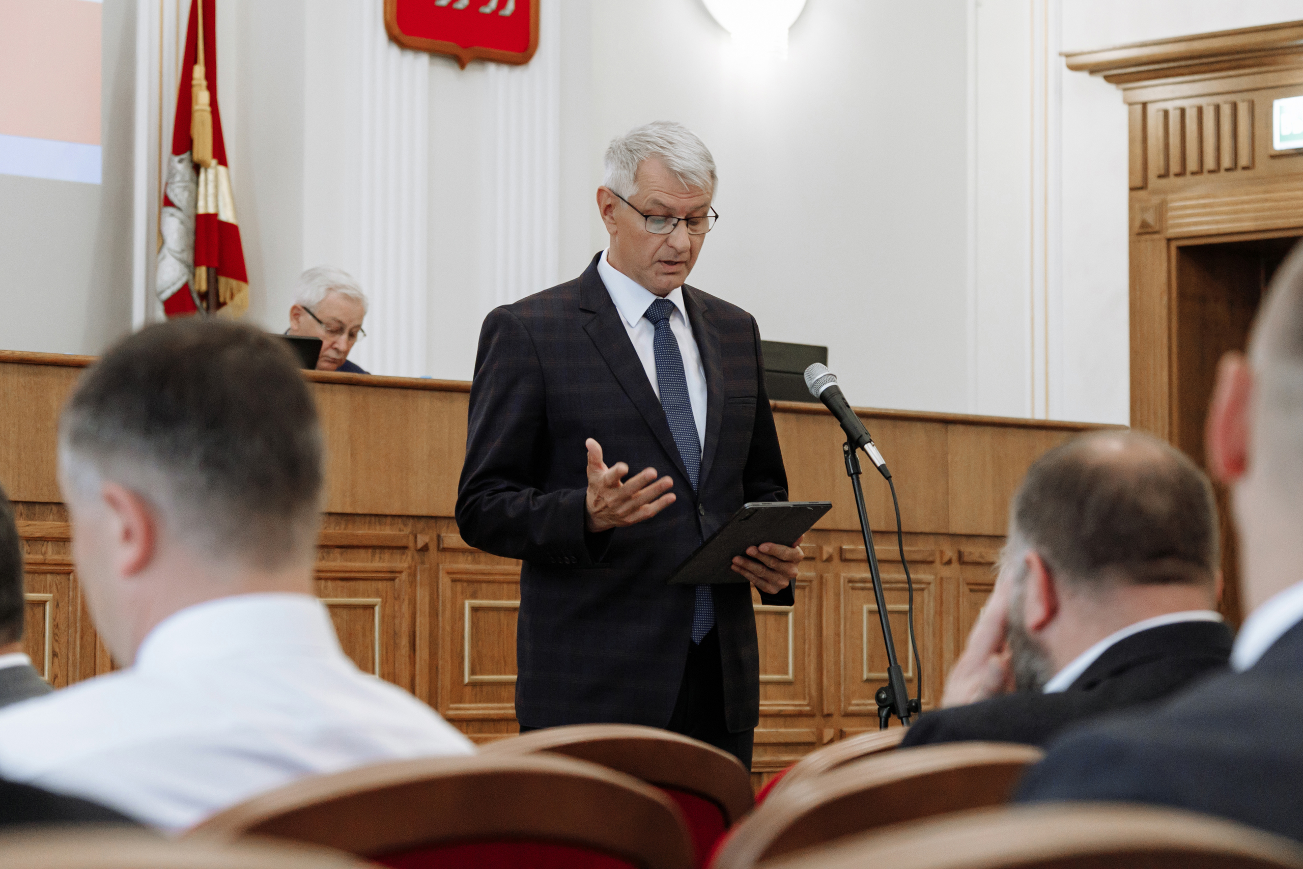 Первое заседание законодательного собрания. Заксобрание Челябинской области Орлов. Законодательное собрание Челябинской области.