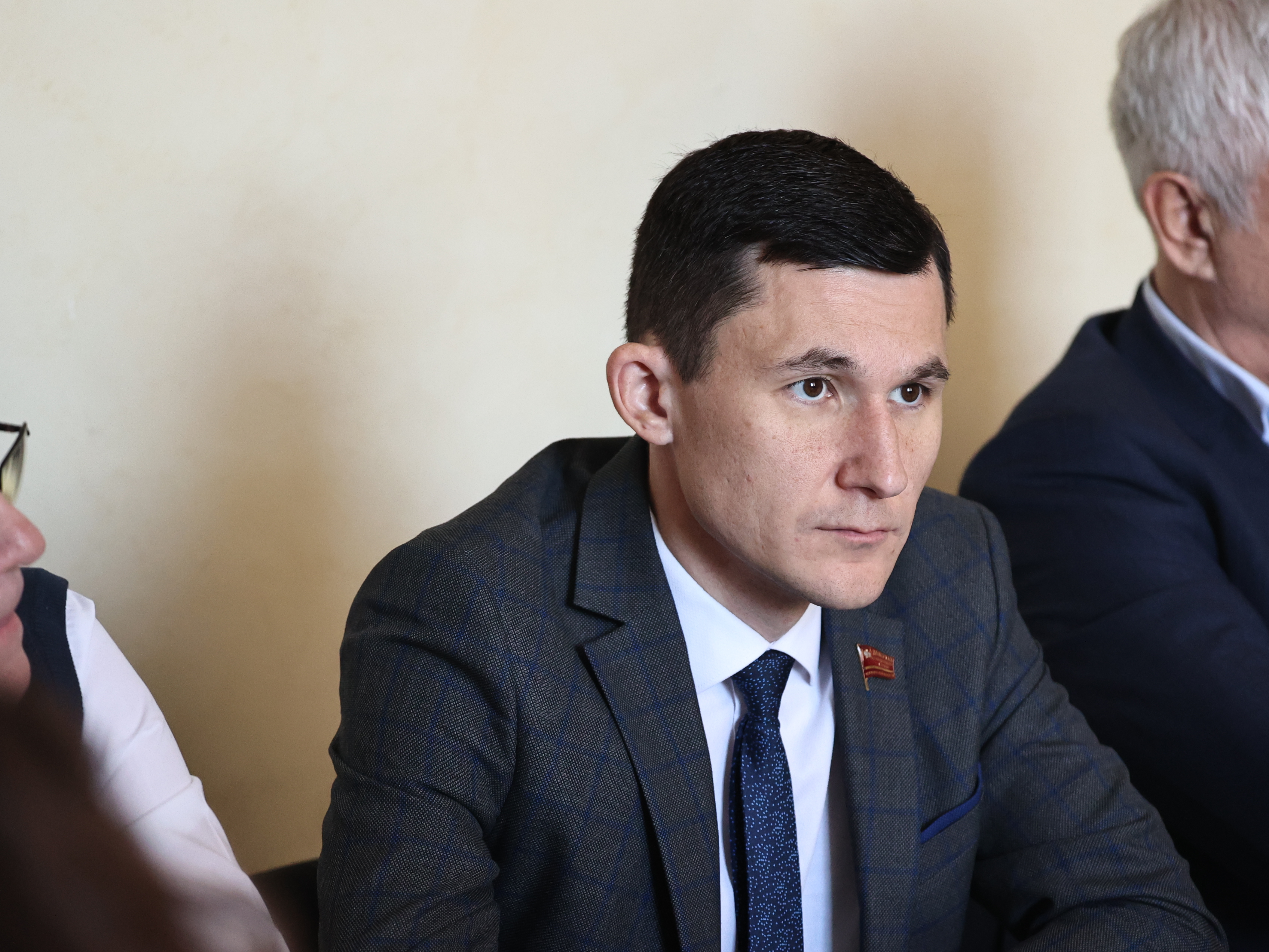 Заместитель председателя комитета по законодательству, государственному строительству и местному самоуправлению Сергей Сесюнин о заседании комитета 