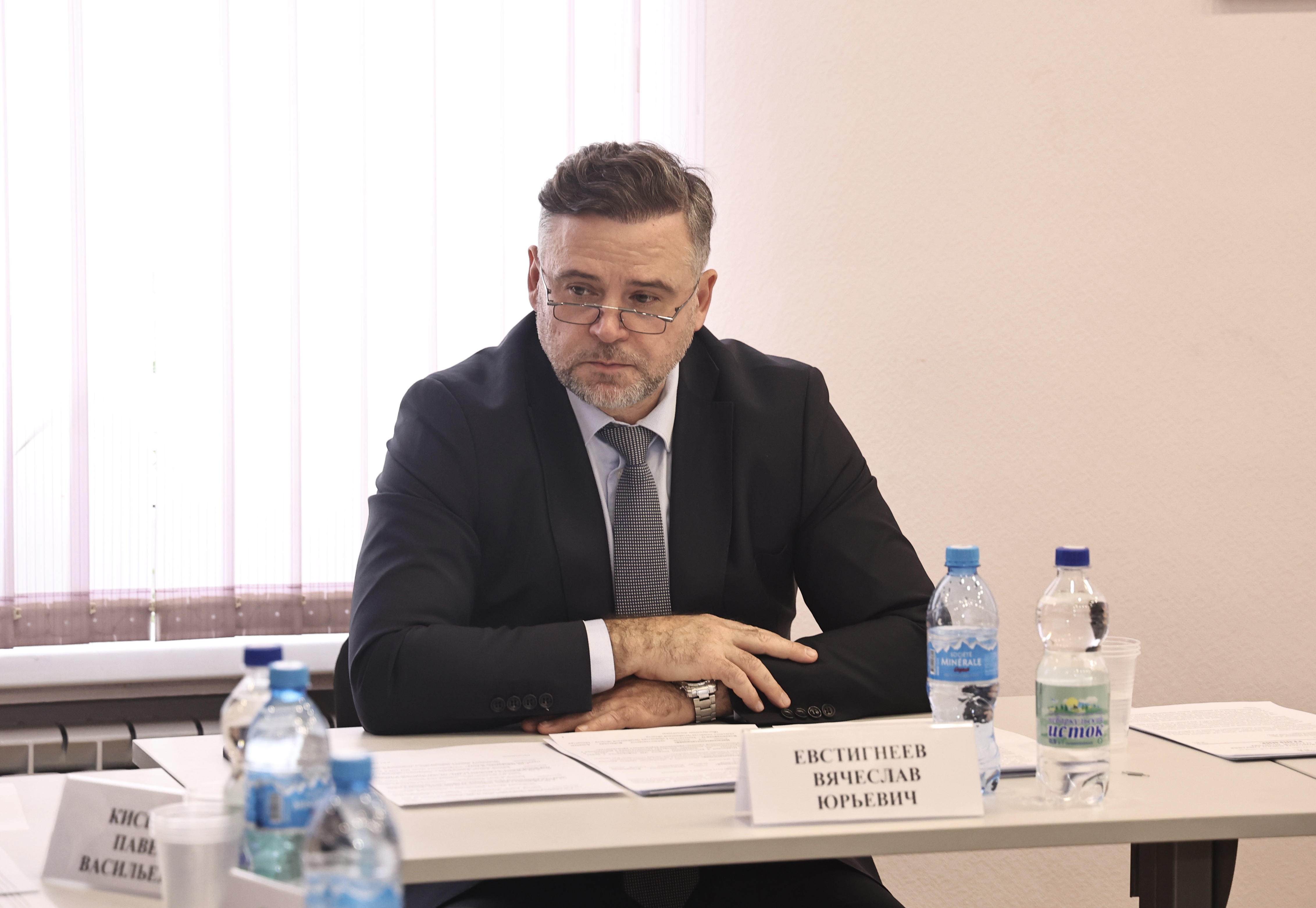 Фото Юлии Боровиковой Председатель комитета по аграрной политике Вячеслав Евстигнеев об итогах выездного заседания комитета на агропромышленном предприятии в Чебаркульском районе