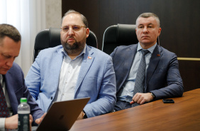 Депутаты Законодательного Собрания слушают прямую линию губернатора Челябинской области Алексея Текслера с жителями региона