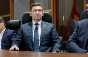 Депутаты Законодательного Собрания слушают прямую линию губернатора Челябинской области Алексея Текслера с жителями региона