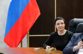 Депутаты Законодательного Собрания слушают прямую линию губернатора Челябинской области Алексея Текслера с жителями региона
