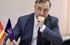 Депутаты областного парламента продолжают декаду приемов граждан по личным вопросам