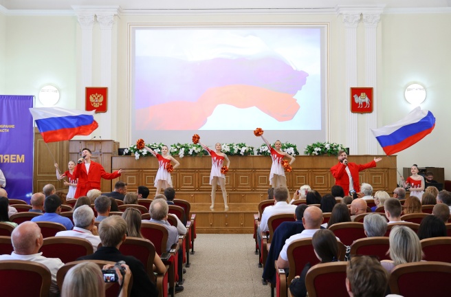 В Законодательном Собрании отметили заслуги южноуральцев в сфере физической культуры и спорта