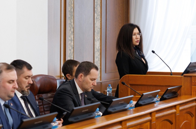 Депутаты Законодательного Собрания поддержали изменения в законы, направленные на совершенствование мер социальной поддержки участников СВО