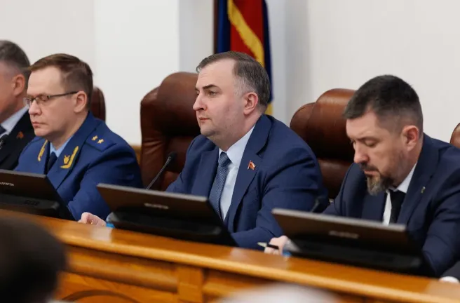 Председатель Законодательного Собрания области Олег Гербер подвел итоги восьмого заседания