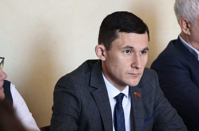 Заместитель председателя комитета по законодательству, государственному строительству и местному самоуправлению Сергей Сесюнин о заседании комитета 