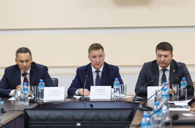 Олег Садовских принял участие в рабочем совещании, на котором обсудили вопрос создания в Златоусте Союза промышленных предприятий
