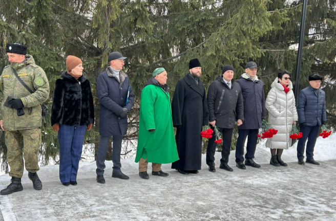Олег Садовских принял участие в торжественном митинге, посвященном Дню Героев Отечества