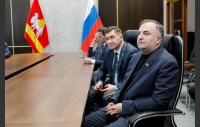 Депутаты Законодательного Собрания слушают прямую линию губернатора Челябинской области Алексея Текслера с жителями региона