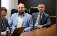 Депутаты Законодательного Собрания слушают прямую линию губернатора Челябинской области Алексея Текслера с жителями региона