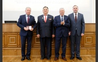 100 лауреатов премии «Общественное признание» наградили в Законодательном Собрании