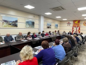 Депутат Законодательного Собрания Олег Садовских провел встречу с ветеранами Златоуста