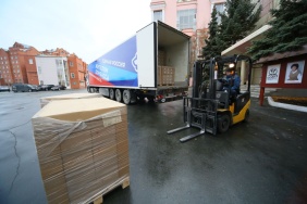Фото Дмитрий Куткин Александр Лазарев принял участие в отправке гуманитарной помощи в ДНР