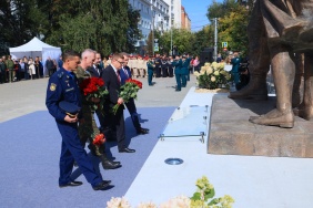 На Аллее Славы состоялась церемония открытия памятника «Защитникам Отечества»