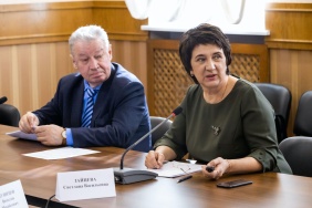 Комитет по информационной политике рассмотрел вопрос о реализации в 2023 году информационно-образовательного проекта «Парламентский урок» 