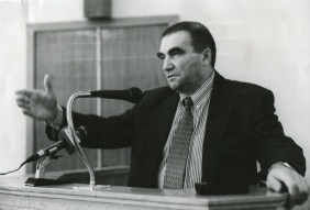 А. И. Стариков, депутат Законодательного собрания Челябинской области, во время выступления на первом заседании