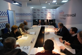 Олег Цепкин провел приём граждан региона в Челябинске. К сенатору поступило шесть обращений разного характера