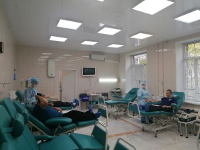 Депутат Олег Садовских провел акцию на Станции переливания крови Златоуста под лозунгом «Воин, мы с тобой одной крови!»