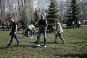 Депутаты и сотрудники аппарата Законодательного Собрания вышли на субботник