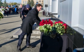 На здании заводоуправления ЧТПЗ открыли мемориальную доску Александру Анатольевичу ФедоровуНа здании заводоуправления ЧТПЗ открыли мемориальную доску Александру Анатольевичу Федорову