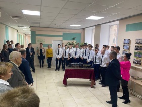 Благодаря помощи заместителя председателя  Законодательного Собрания Вадима Ромасенко в музей железнодорожного отделения возвращена историческая модель паровоза «Коммунар»