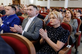 Церемония передачи копий боевых знамен воинских формирований