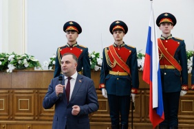 Церемония передачи копий боевых знамен воинских формирований