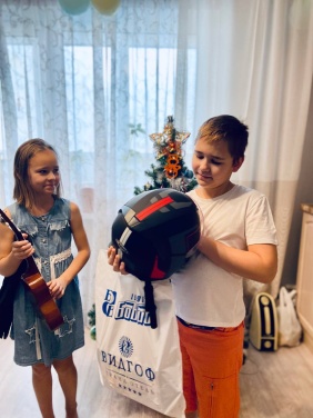 Депутаты Законодательного Собрания продолжают исполнять заветные мечты детей в рамках новогодних благотворительных акций