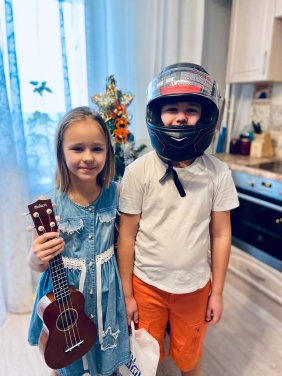 Депутаты Законодательного Собрания продолжают исполнять заветные мечты детей в рамках новогодних благотворительных акций