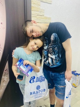 Депутаты Законодательного Собрания продолжают исполнять заветные мечты детей в рамках новогодних благотворительных акций