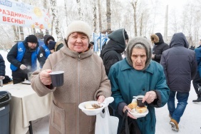 Михаил Видгоф принял участие в организации проводов масленицы в парке «Сад Победы»