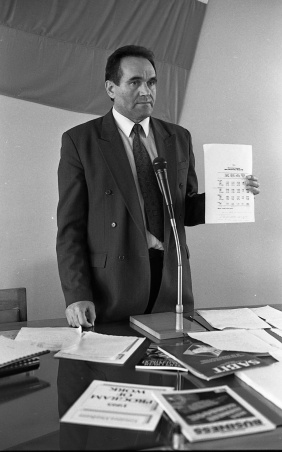 Председатель Челябинской областной Думы В. Н. Скворцов. 1995 г. Фото М. Петрова.