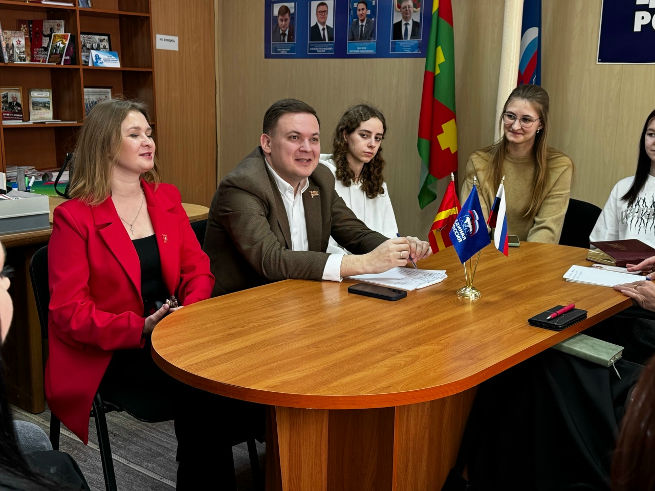 Владислав Уланов провёл рабочий день в Троицком округе